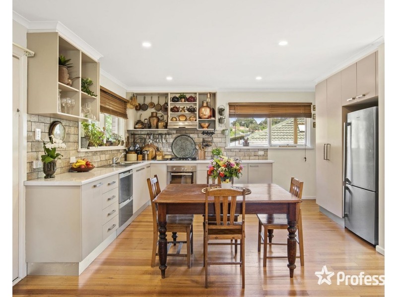 24 Durham Road, Kilsyth VIC 3137