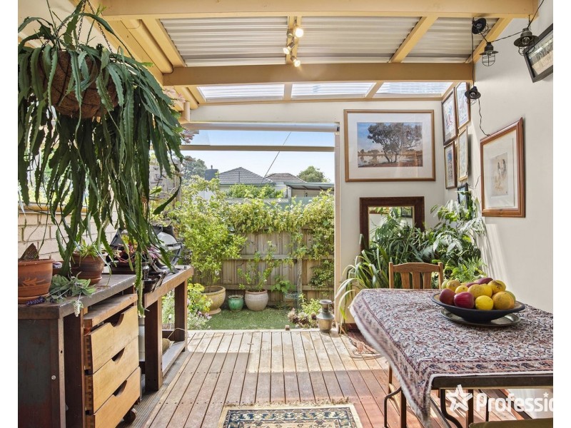 24 Durham Road, Kilsyth VIC 3137