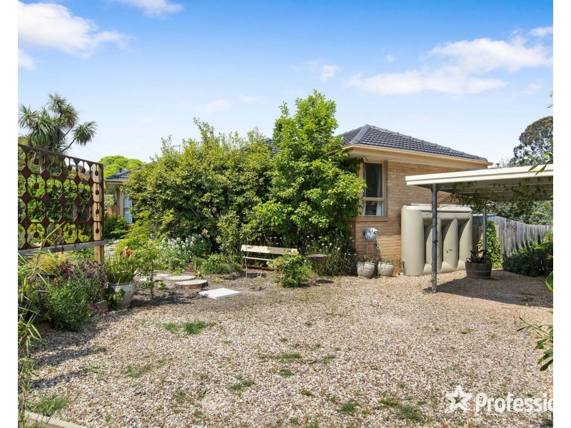 24 Durham Road, Kilsyth VIC 3137