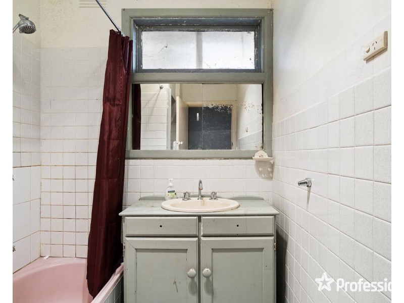 22 Selkirk Avenue, Wantirna VIC 3152