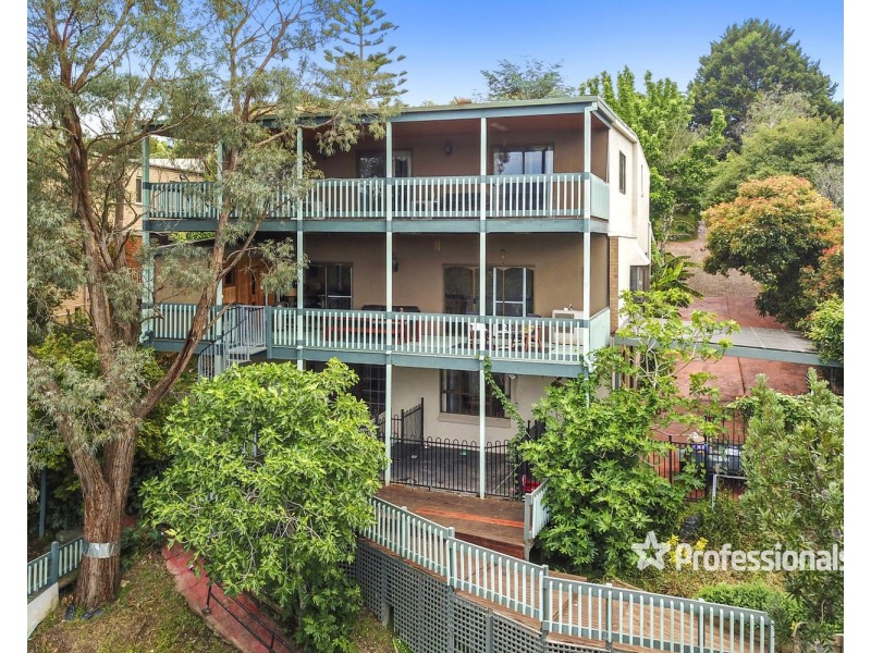 28 Struan Avenue, Mooroolbark VIC 3138