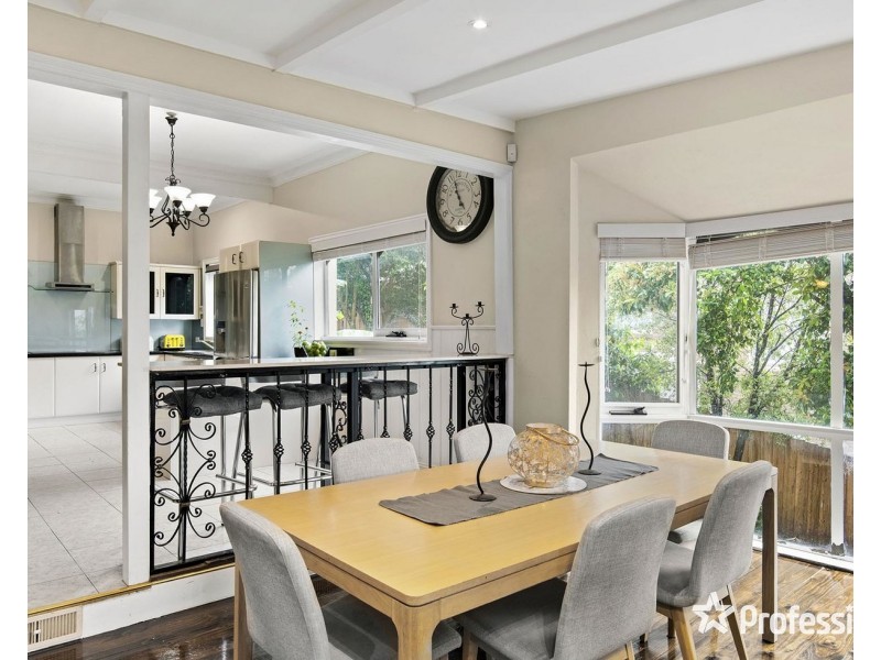 28 Struan Avenue, Mooroolbark VIC 3138