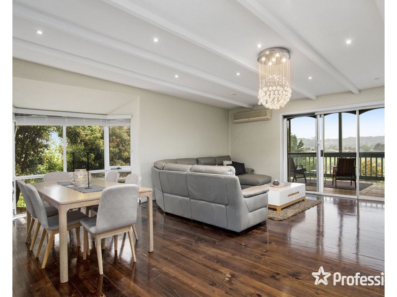 28 Struan Avenue, Mooroolbark VIC 3138