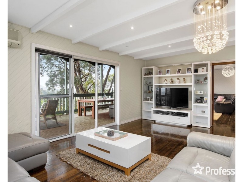 28 Struan Avenue, Mooroolbark VIC 3138