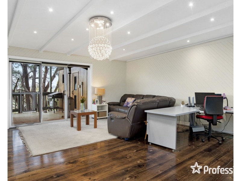 28 Struan Avenue, Mooroolbark VIC 3138