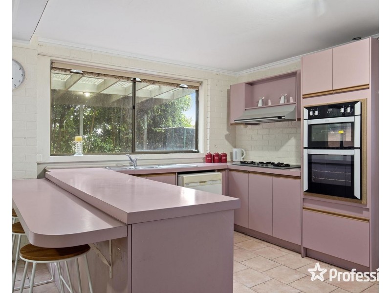 28 Struan Avenue, Mooroolbark VIC 3138