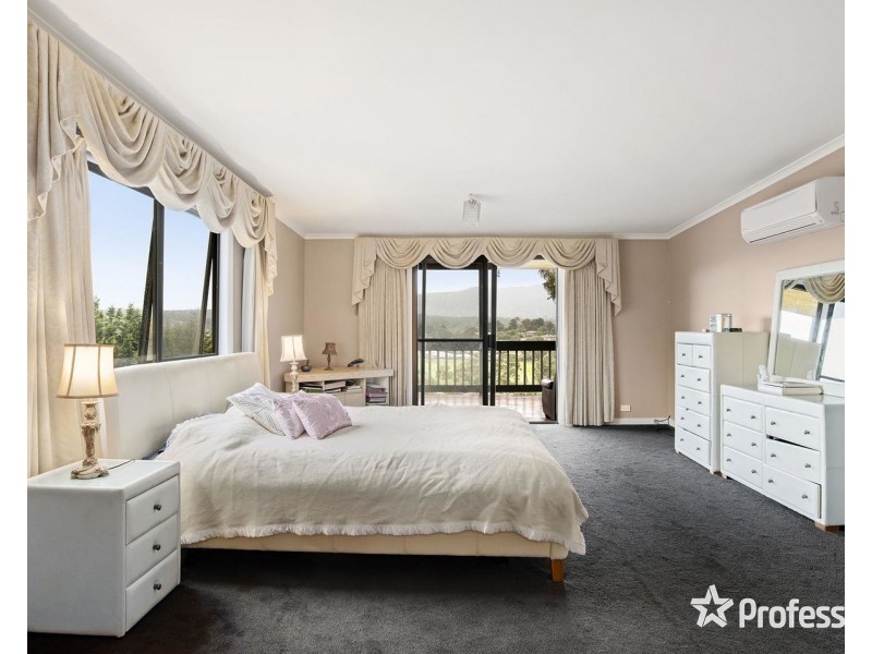 28 Struan Avenue, Mooroolbark VIC 3138
