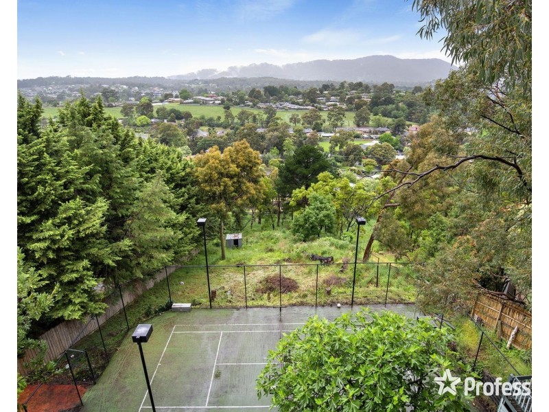 28 Struan Avenue, Mooroolbark VIC 3138