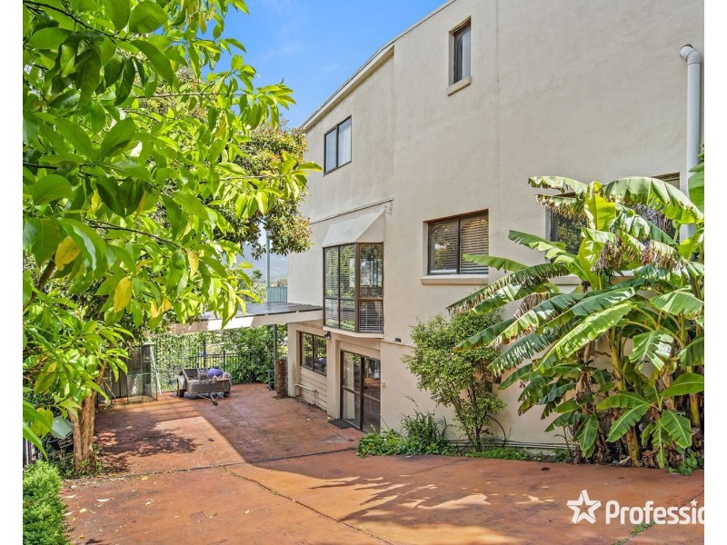 28 Struan Avenue, Mooroolbark VIC 3138