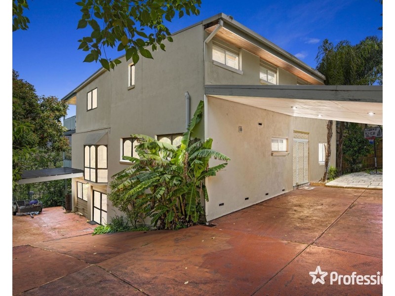 28 Struan Avenue, Mooroolbark VIC 3138