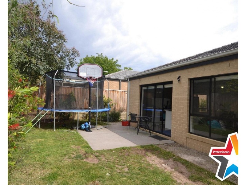 45 Tanika Circuit, Croydon VIC 3136