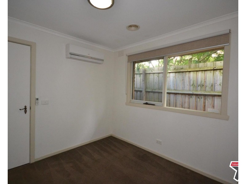 25 Churchill Drive, Mooroolbark VIC 3138