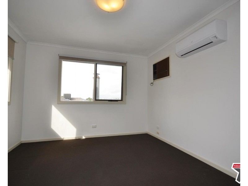 25 Churchill Drive, Mooroolbark VIC 3138