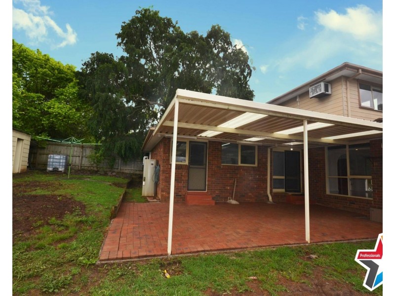 25 Churchill Drive, Mooroolbark VIC 3138