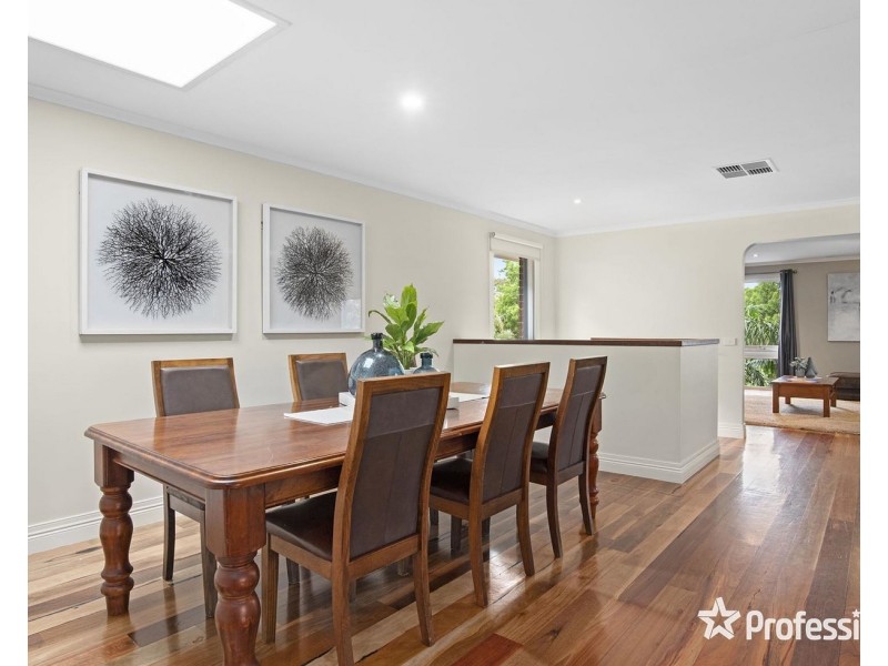 12 Eastwood Crescent, Mooroolbark VIC 3138