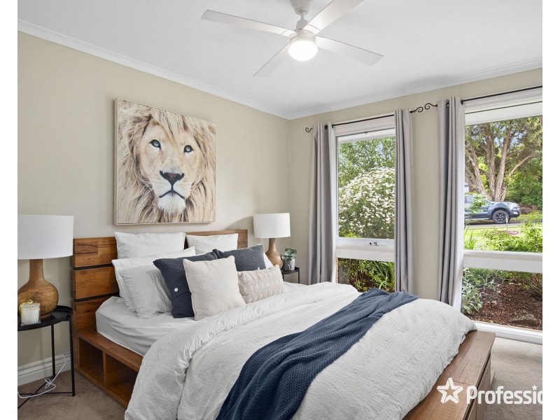 12 Eastwood Crescent, Mooroolbark VIC 3138