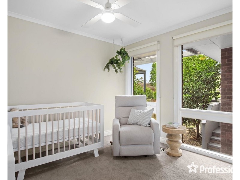 12 Eastwood Crescent, Mooroolbark VIC 3138