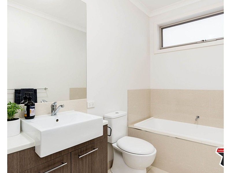 2 Cedar Close, Mooroolbark VIC 3138