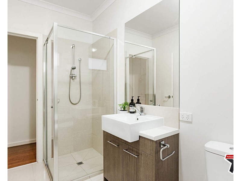 2 Cedar Close, Mooroolbark VIC 3138