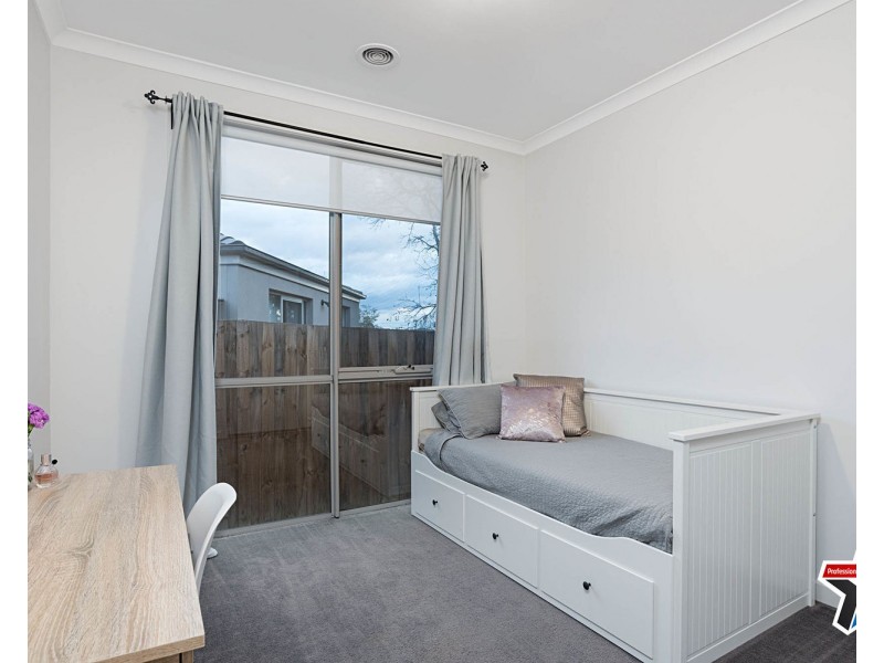 2 Cedar Close, Mooroolbark VIC 3138