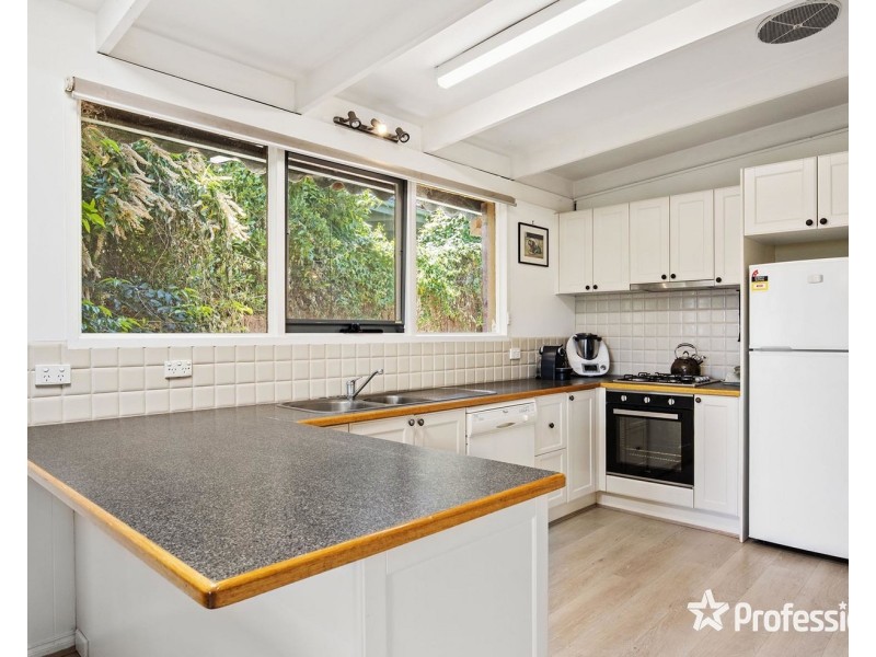 6 Baradine Road, Mooroolbark VIC 3138