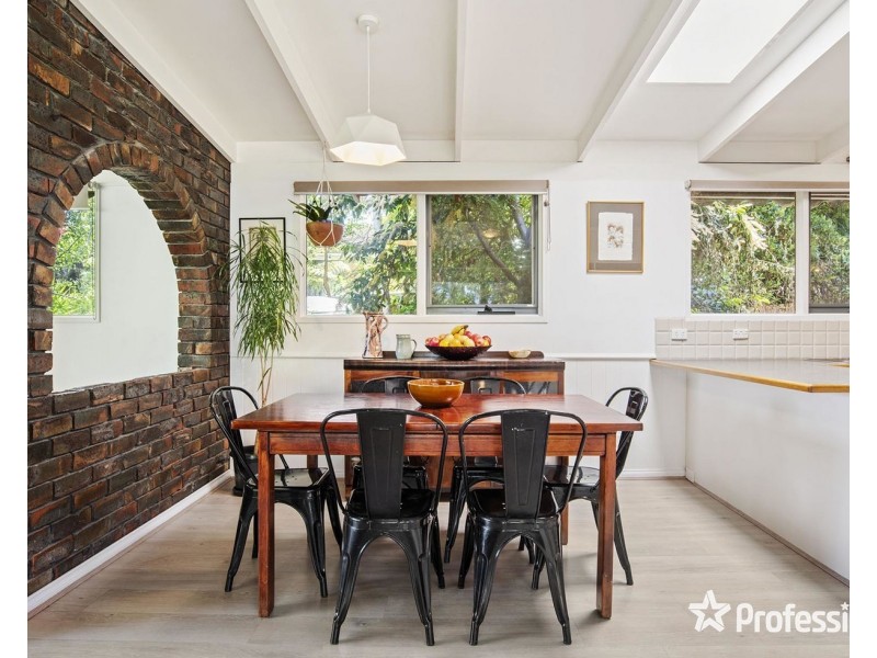 6 Baradine Road, Mooroolbark VIC 3138