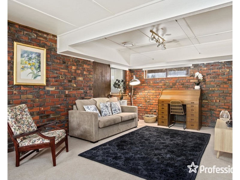 6 Baradine Road, Mooroolbark VIC 3138