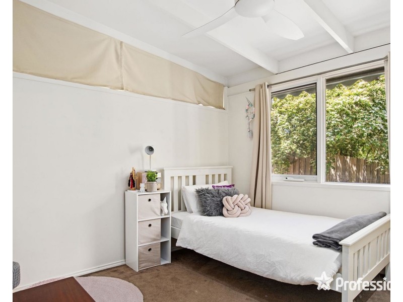 6 Baradine Road, Mooroolbark VIC 3138