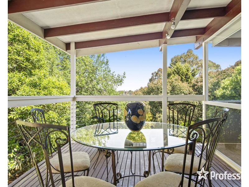 6 Baradine Road, Mooroolbark VIC 3138