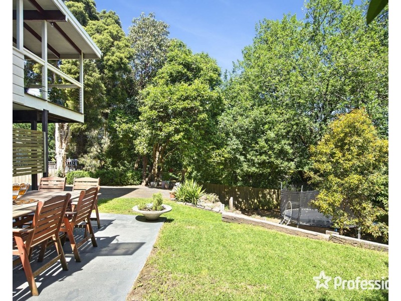 6 Baradine Road, Mooroolbark VIC 3138