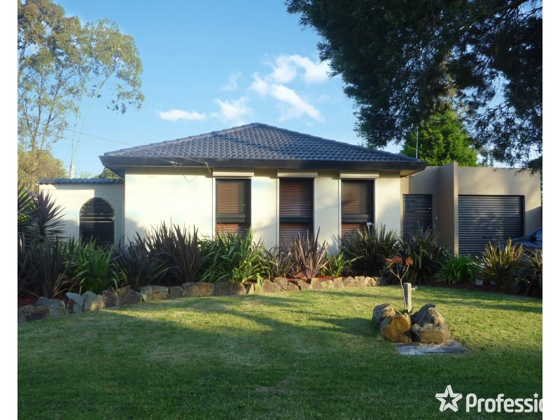 2 Moana Drive, Mooroolbark VIC 3138