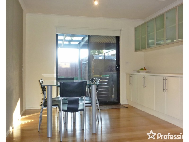 2 Moana Drive, Mooroolbark VIC 3138