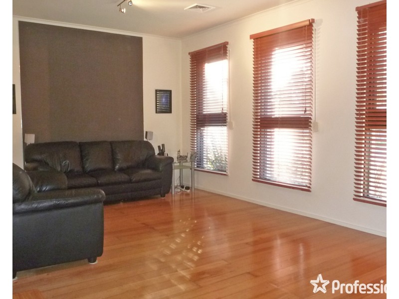 2 Moana Drive, Mooroolbark VIC 3138