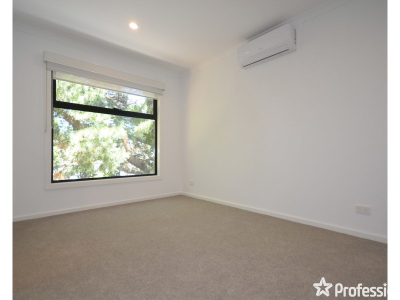 4/46 Winyard Drive, Mooroolbark VIC 3138