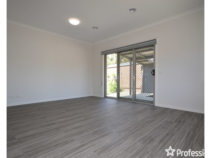 2 Reska Place, Mooroolbark VIC 3138