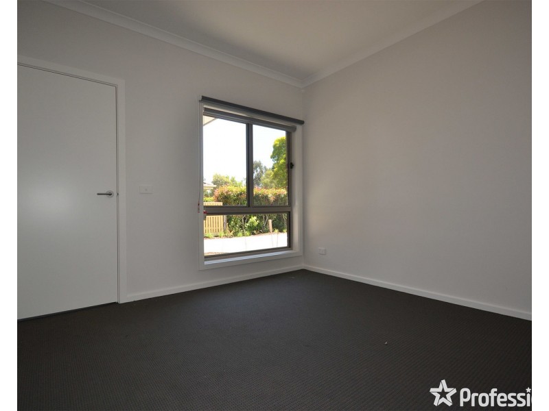 2 Reska Place, Mooroolbark VIC 3138