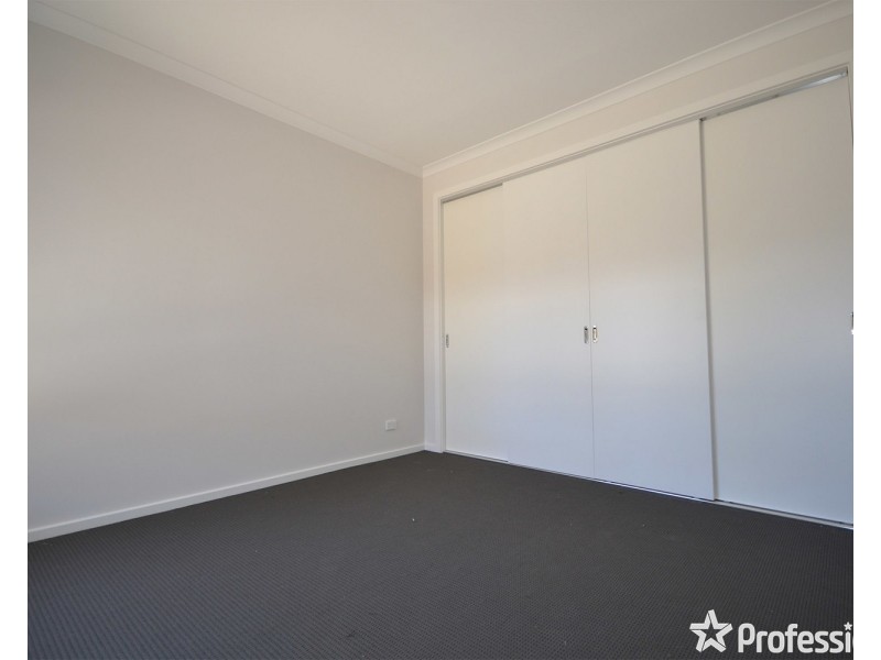 2 Reska Place, Mooroolbark VIC 3138