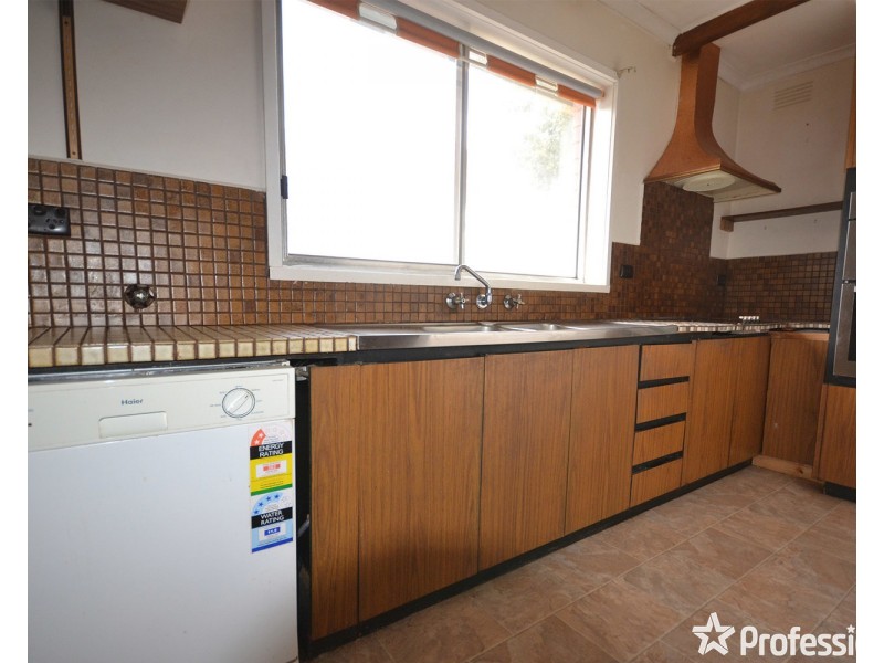 3 Uralla Court, Mooroolbark VIC 3138