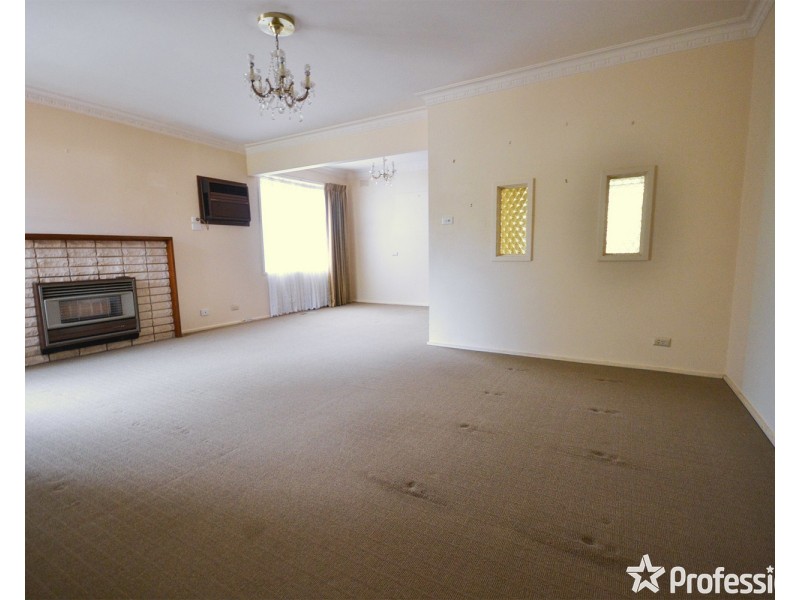 3 Uralla Court, Mooroolbark VIC 3138