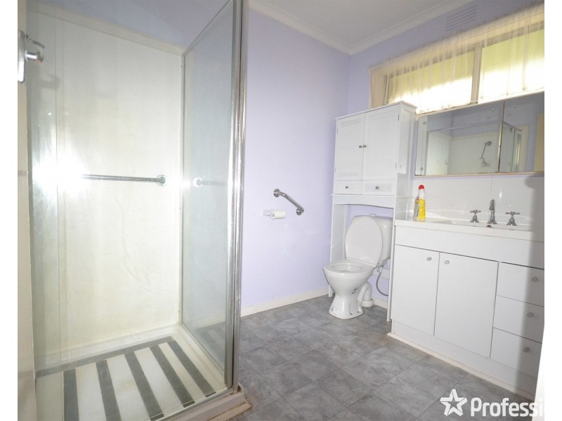 3 Uralla Court, Mooroolbark VIC 3138