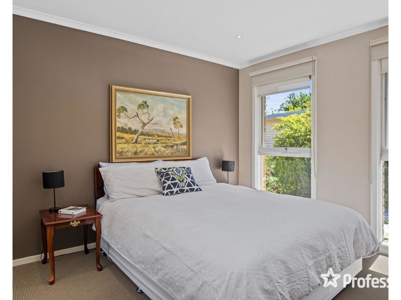 28 Swinburne Avenue, Mooroolbark VIC 3138