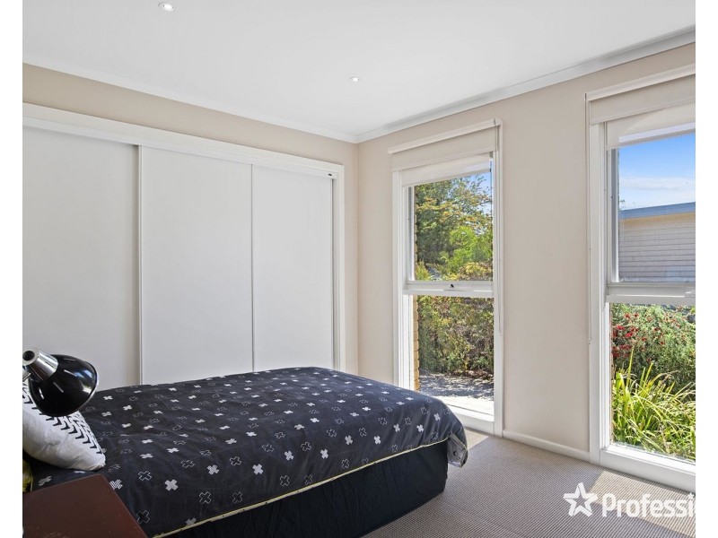28 Swinburne Avenue, Mooroolbark VIC 3138