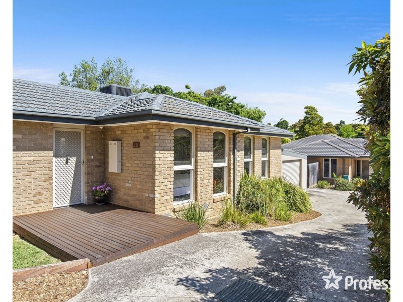28 Swinburne Avenue, Mooroolbark VIC 3138