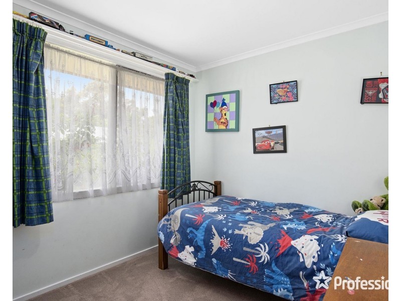 3 Honeysuckle Walk, Croydon South VIC 3136