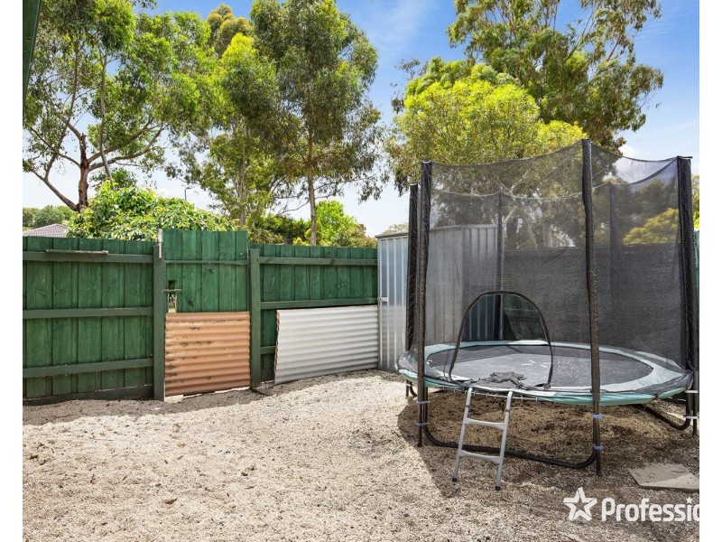 3 Honeysuckle Walk, Croydon South VIC 3136