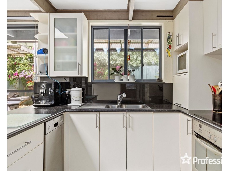 32 Jacaranda Avenue, Kilsyth VIC 3137