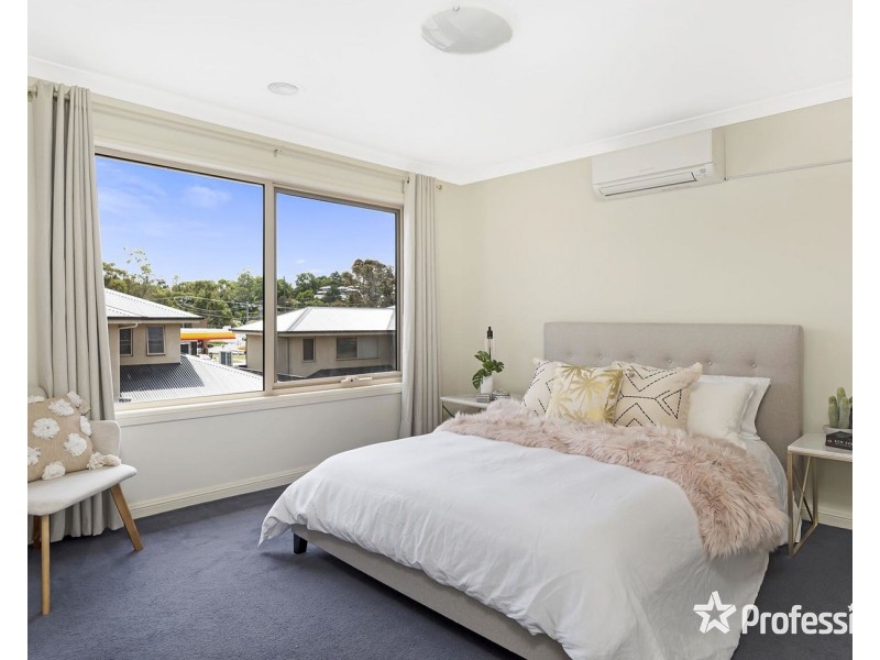 2/4-6 Cambridge Road, Mooroolbark VIC 3138
