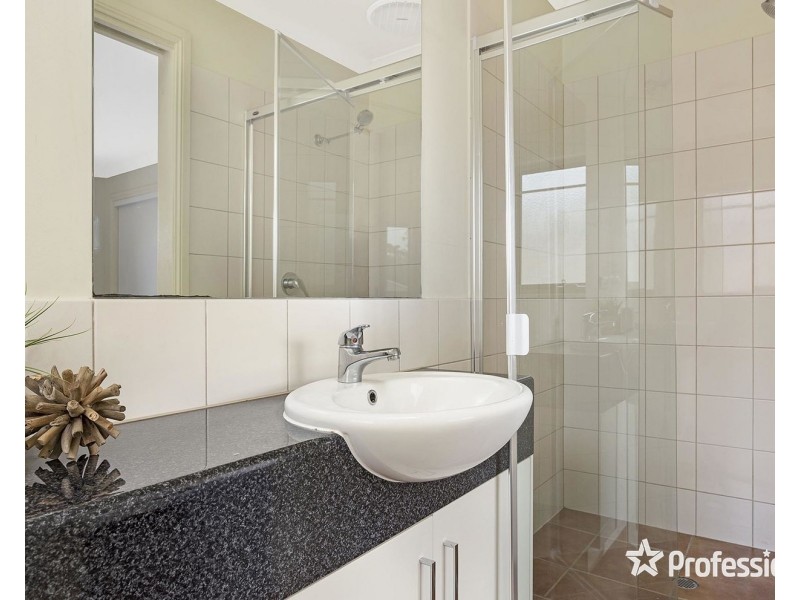 2/4-6 Cambridge Road, Mooroolbark VIC 3138