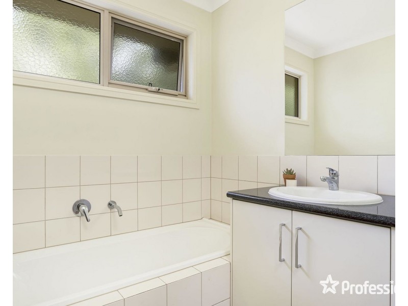 2/4-6 Cambridge Road, Mooroolbark VIC 3138