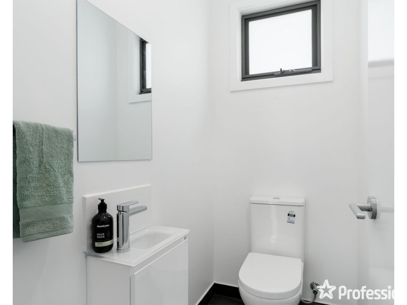 2 Floral Court, Mooroolbark VIC 3138